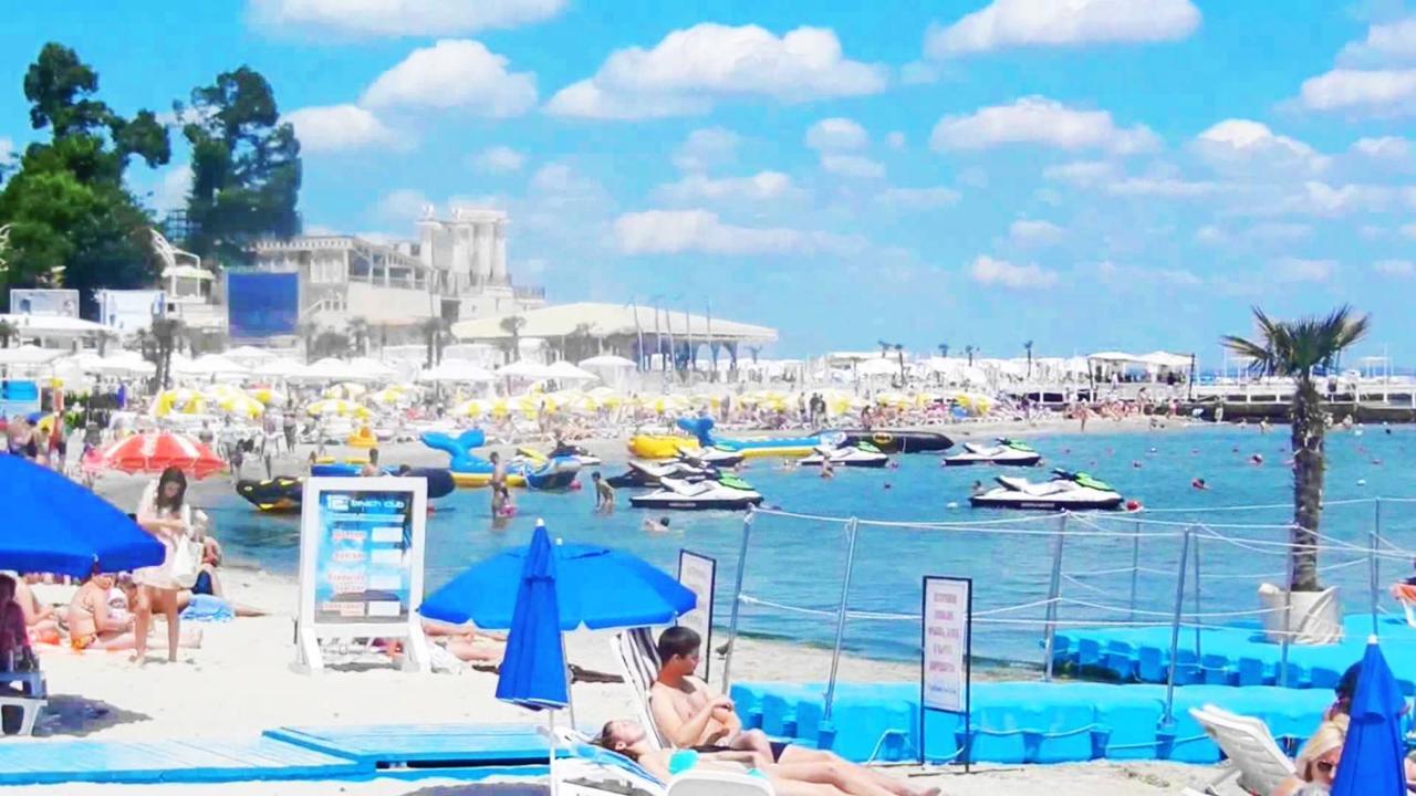 Литературная Улица Апартаменты أوديسا المظهر الخارجي الصورة